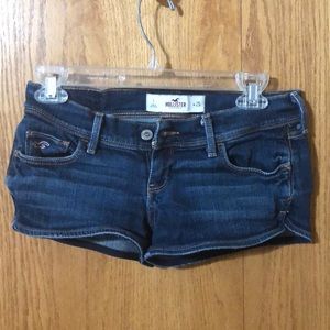 Hollister low rise women’s social stretch shorts